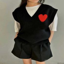 Amis Sweater Paris Fashion Knit Jumper V Neck Vest Sweat sans manches 2023 Automne Hiver AM I Heart Coeur Love Jacquard Amisweater 10ZO