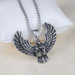 Ancient Silver en acier inoxydable Eagle pendentif collier rétro Colliers de charme d'oiseau celtique pour hommes bijoux fine
