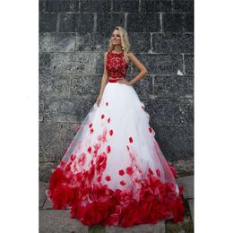 Et quinceanera avec des pièces deux robes blanches rouges fleurs faites à la main applique une ligne en pleine longueur concours de bal de bal sweet 15 robes vestidos de 16 brithday fête