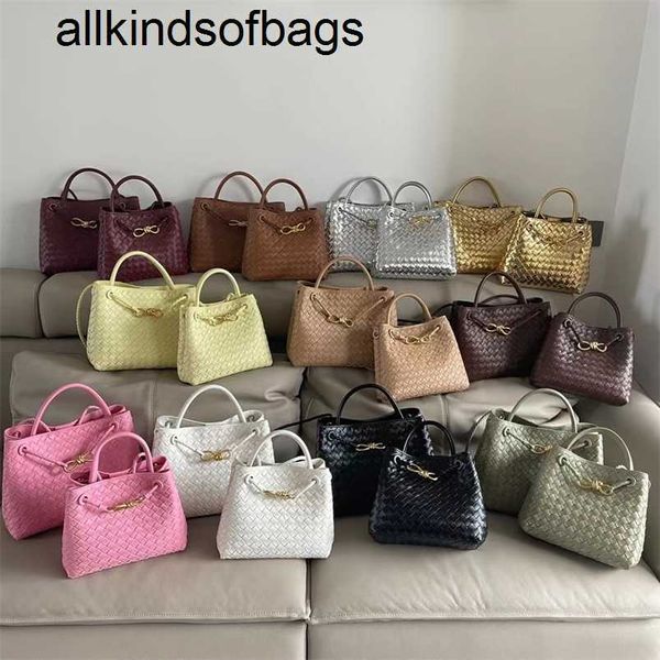 Andiamos BottegassVenetas Bag 5A Seau en cuir véritable en véritable pour plus de confort et de douceur. Un aisselle de grande capacité. bandoulière pour femmeQQ