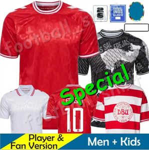 2024 Denemarken voetbaltruien Euro Cup Nationaal Team Christensen Jensen Eriksen Dolberg 24 25 25 Denemarken voetbal shirt Mannen Kinder Kit Volledige set Home Red Away White Men Uniform