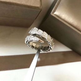 Bague anillos 12 style anellos plaqué or 18 carats taille 6 7 8 9 bague anneaux torsadés avec emballage en pierre ensemble de bagues cadeaux