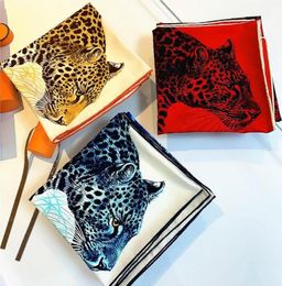 Animal léopard serre-twill Hijab Scarf écharpe à la main de conception bouclée carrée bandana failard crispie châle3663351