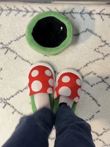Animales Montones de champiñones zapatillas para casa peluche de piranha planta lujosa planta de zapatos creativos juguetes para niños peluche pellinte para niños regalo para niños