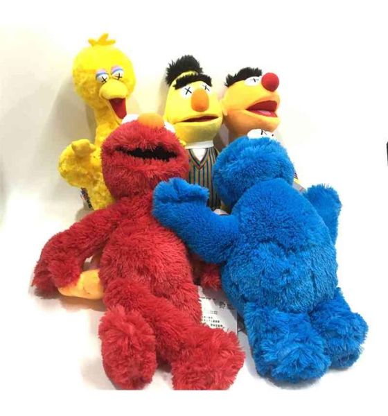 Animación UNIQLO co-marca Barrio Sésamo emo Elmo muñeco de peluche8321286