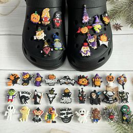 Anime charmes en gros de souvenirs d'enfance Halloween Pumkin fantôme drôle cadeau de dessin animé charmes accessoires de chaussures pvc décoration boucle