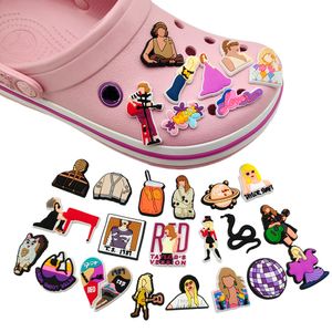 Encantos de anime música al por mayor recuerdos populares de la infancia regalo divertido encantos de dibujos animados accesorios para zapatos hebilla de decoración de pvc encantos de zuecos de goma suave