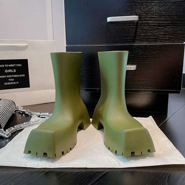 Botas de tornozelo balenciashoes sapatos de proteção resistentes à chuva ácida botas altas femininas de cabeça quadrada vermelha botas de chuva de sola grossa à prova d'água sapatos antiderrapantes 3N77L