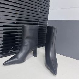 Botas de tacón de tobillo Punta puntiaguda Slip-on Tacones de bloque cubiertos Botines de moda de cuero Bota hasta la rodilla Diseñadores de lujo de alta calidad zapatos de mujer calzado de fábrica con caja