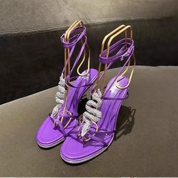 La cheville à lanière de luxe Rhinestoone Sandals Sandales Lady Fashion Stiletto High Heel Wedding Sandals Femmes Chaussures 2024 Purple 240509