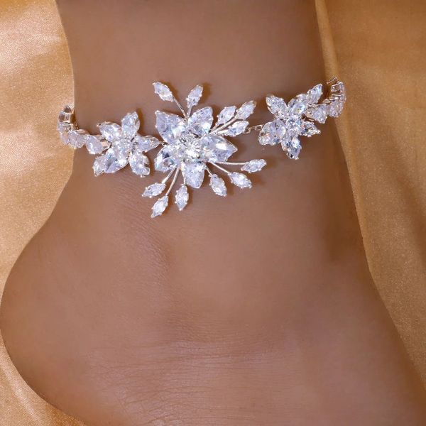 Bracelets de cheville Bijoux de mariage de luxe fleur Zircon Bracelet de cheville pour femmes accessoires de mariée d'été CZ cheville jambe chaîne pied bijoux cadeaux 231211
