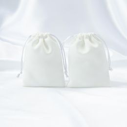 Bracelets de cheville Bijoux en soie blanche Petits sacs-cadeaux 8x10cm 9x12cm 10x15cm Taille Satin Cordon Emballage Pochette Faveur de mariage Entreprise En gros