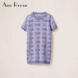 Ann Revan au début du printemps Blend Hollowed Out Round Neck Pullover à manches courtes en t-shirt en tricot à manches courtes avec des manches pourpre taro