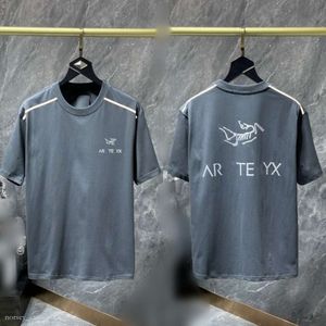 Antarctique T-shirt Designer Vêtements Tees Arc T-shirt Edition Versatile Brand de mode classique Colorful Print Réflexion Stripe Loose Arcterx Veste T-shirt 684