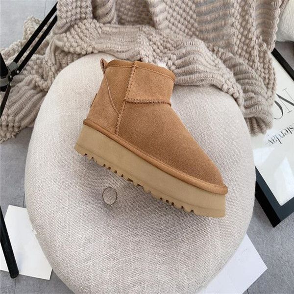 Antelope brown Femmes Classic Mini Platform Boot Ultra Matte Suede Fur Snow Boots Shearling Faux Fur Wool Blend Comfort Winter Designer Girl Ankle Short Booties