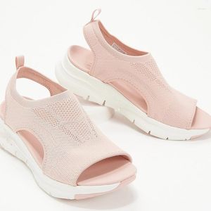 Anti-slip sandalen flexibel mesh 2024 Casual comfortabele vrouwen slip-on peep-teen schoenen Stijlvol licht Big-size vrouwelijke slippers 688