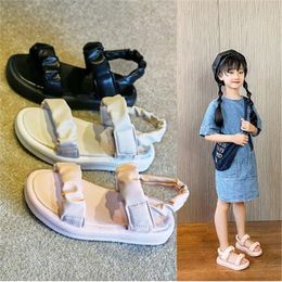 Anti-glissante plate-forme enfants chaussures pour fille sandales 2022 nouvel été jolie Surface plissée école filles sandales plates enfant