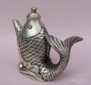 Antieke bronzen zilveren theepot ornamenten vis pot ketel cupronickel decoratieve cadeau antieke collectie Mogen elk jaar overschotten zijn.