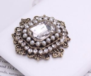 Antieke Gold Tone Vintage Style Crystal en Pearl Broche zonder pin