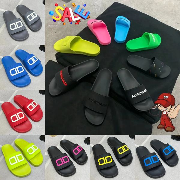 Sandalias de diseño antideslizantes Zapatillas para hombre Zapatillas para mujer Zapatos negros Logotipo estéreo de lujo Sandalias de verano Zapatillas de playa Pisos Tamaño 36-45