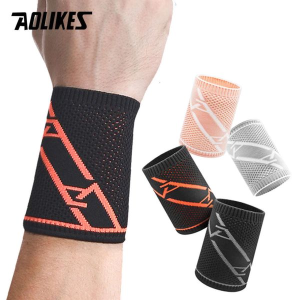 Aolikes Band de bracelet Support Soupchable Elastic Brace en tissu en tricot en tricot - pour le tennis, gymnase, sport, tendonite L2405