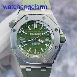 AP Crystal Wrist Watch Royal Oak Offshore Series 15710ST AVOCADO DIAL VERT AUTOMATIQUE MECHACIQUE MECHIQUE MENSE 42 mm Ensemble complet