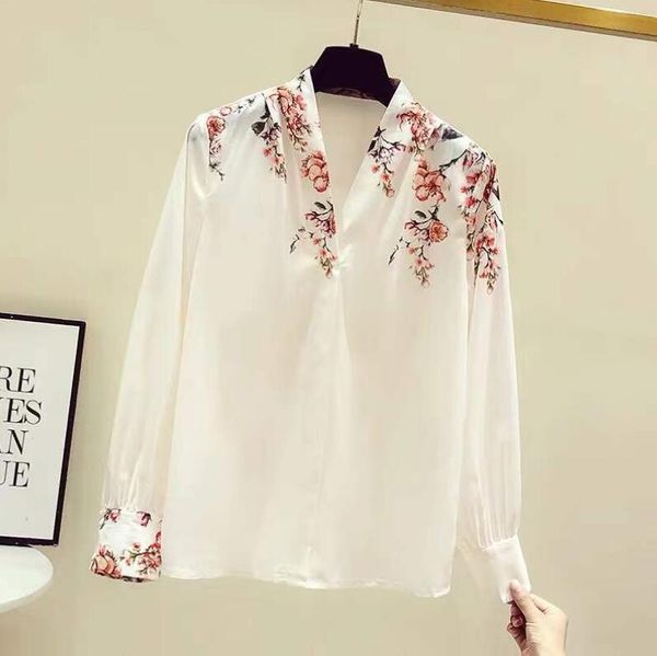 Camisa de seda de imitación de albaricoque para mujer, ropa de primavera 2023, nueva moda, estampado con cuello en V, manga larga, Top de seda de morera