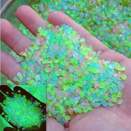 Aquariums 2000pcs 35 mm Lumineux Sable Glow in Dark Emboubles Stone Home Garden Yard Outdoor Path Decorations Fish Tank Aquarium Decor