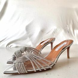 Aquazzura nouveaux designers talons sandales pour femmes Red Bottoms Heels Fine avec crysta boucle fête robe de mariée chaussures talon sexy sangle arrière 100% semelle en cuir sandale