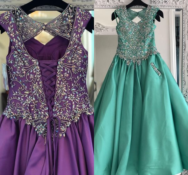 Aque-Mint Girls Pageant Dress 2019 V Neck Purple Satin Little Miss Pageant Robes Lace Up Back Floor Length avec Beaded Pockets Major Beading