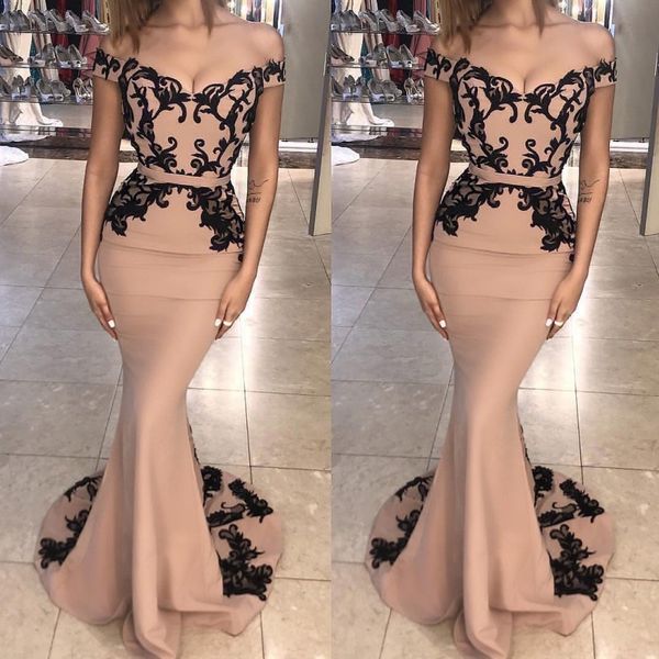 Arabie Dubaï sirène robe de bal avec des appliques noires sexy hors épaule sans manches en satin longue robe de soirée élégante robes de soirée formelles pas cher