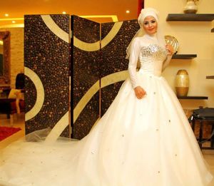 Arabe manches longues musulman hijab cristal robe de mariée perlée robe de bal chapelle train islamique modeste robes de mariée haut décolleté robe de
