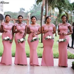 Arabisch aso ebi roze lange zeemeermin bruidsmeisje jurken bloemenkant elegante bruidsmeisje jurken vloer lengte dames cap mouwen bruiloft gasten formeel feestjurk