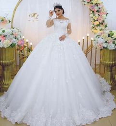 Arabe Dubai Ball 2024 Robes de mariée robe manches longues dentelle appliques robes de mariée plus la taille longueur de plancher robe de mariée en tulle blanc s