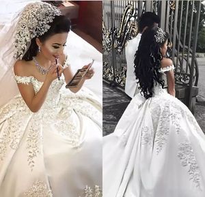 Dubaï arabe magnifique robes de mariée robes de mariée applications en dentelle perlées sur l'épaule longue princesse satinée robes nuptiales