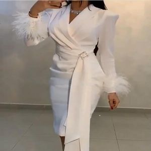 Robes De soirée sirène arabe avec plume élégante à manches longues robe de soirée formelle courte 2022 col en V grande taille jupe de bal blanc robes De Noche Abendkleider