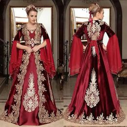 Arabisch Marokkaanse Kaftan Avondjurken Bell Lange mouwen Goudpatroon Koer Applique Bourgondische Caftan Dubai Gelegenheid prom jurk