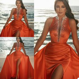 Árabe naranja sirena vestidos de noche cristal rebordear cuello en V sin mangas vestidos de fiesta alfombra roja moda vestido de graduación vestidos