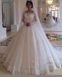 Robes de mariée de robes de bal à manches longues princesse arabe avec des appliques Ridal Robe Mariage B28 0510