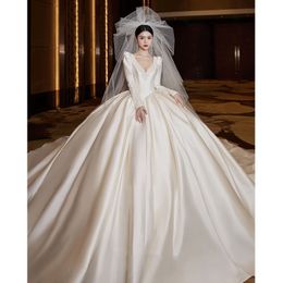Robes de mariée en satin arabe Nouvelle applique blanche en dentelle étonnante Crystal Crystal Perf