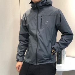 Chaqueta ARC para hombre diseñador con capucha Tech Nylon chaquetas con cremallera impermeables abrigo ligero de alta calidad deportes al aire libre abrigos para hombres 2023