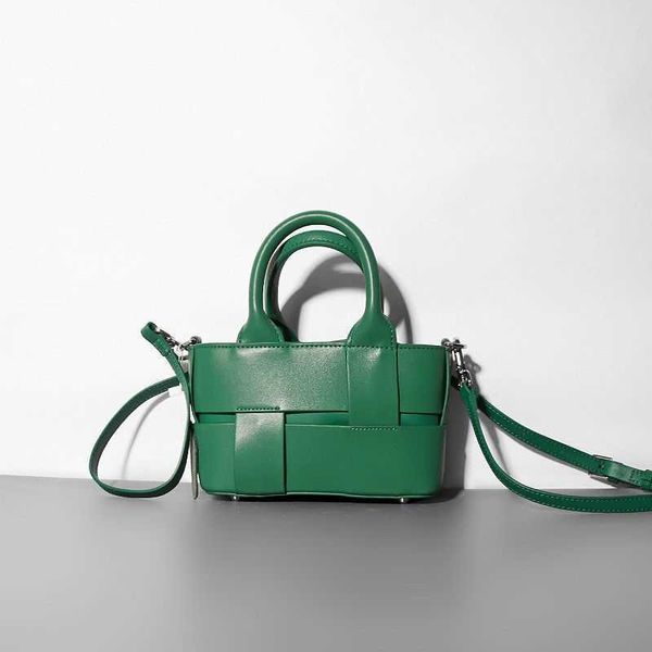 Arco Botegss Ventss Sacs fourre-tout pour femmes boutique en ligne en gros Petit sac en cuir véritable simple et polyvalent à une épaule avec un vrai logo