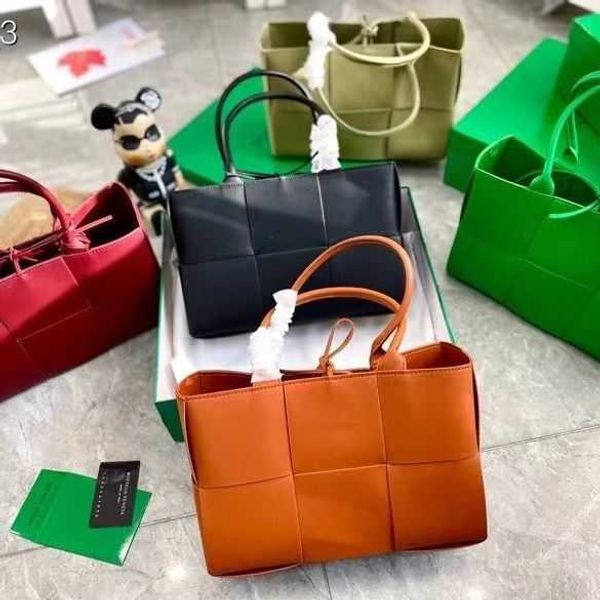 Arco Botegss Ventss Bolsos tote para mujer tienda online al por mayor La cesta de verduras es sencilla y generosa con capacidad para 30 20 Con logo real