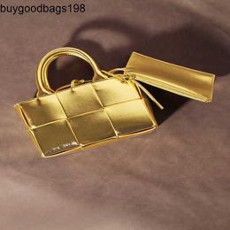 Arco Tote Sacs Bottegvenets Handbags Handsbag Womens Bvs 2024 Hot Sell Botega Veneto Springsummer New Tritt Commuter Geothene Great Leather Mini Texture SE