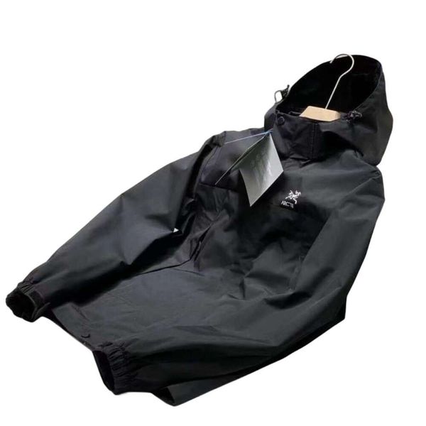 Arcterxy Abrigo de diseñador Chaqueta de diseñador de calidad original Chaquetas impermeables cortavientos para hombre Chubasquero ligero Puffer con capucha Ropa de senderismo al aire libre