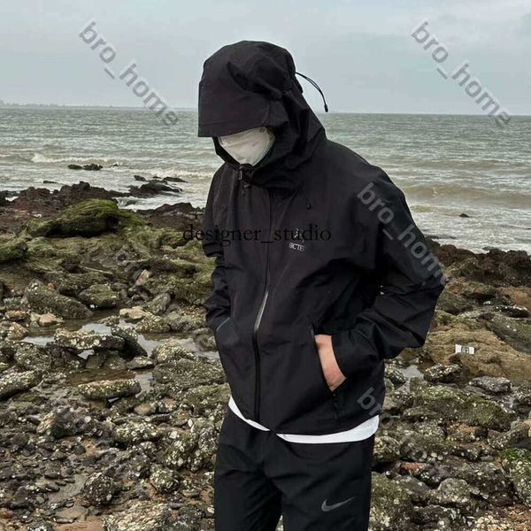 ARC Jacket Designer Veste Hommes Puff Windbreak Vestes imperméables Femmes Arcterxy Veste Léger Imperméable Puffer À Capuchon Vêtements De Randonnée En Plein Air SKKP