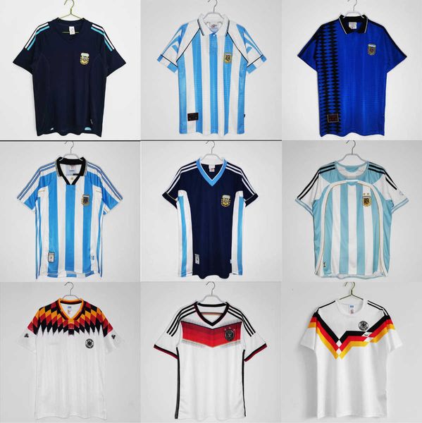 Les maillots domicile-extérieur de l'Argentine et de l'Allemagne, stars du football de la Coupe du monde, seront repris