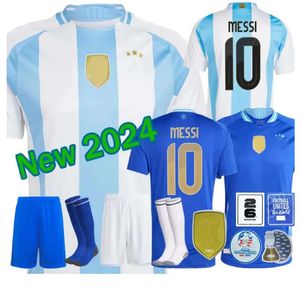 Argentinaa 3 Star Soccer Jerseys Commémoratifs Fans Joueur Version Messis Dybala Di Maria Martinez de Paul Maradona Kids Kit Men 2024 Copa America Cup Camisetas