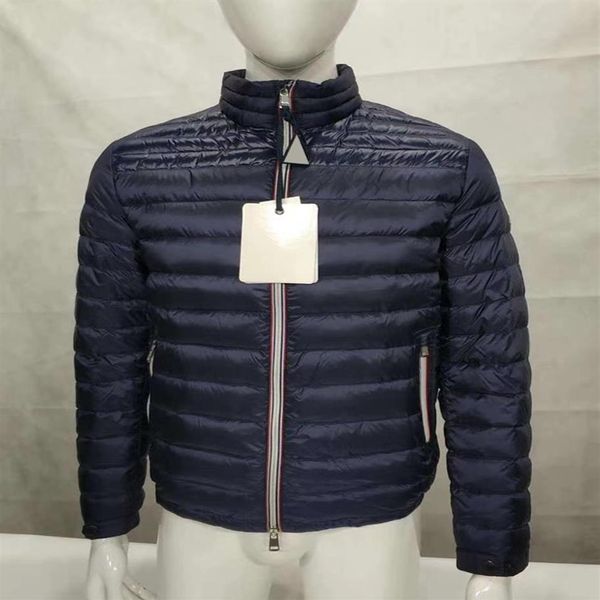 Insignia del brazo Chaqueta ligera para hombre con cuello alto Diseñador de moda chaquetas de plumón Abrigo cálido de invierno Tamaño 1--5304o