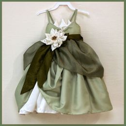 Green Spaghetti Flower Girl Robes For Wedding 2017 Handmade Flower Ruffles Girls Girls Pageant Gowns Custom Made Kids Formal We 311C